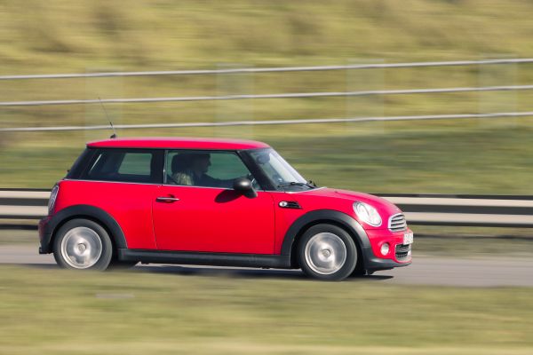 How Can the UK Automotive Industry Drive Sustainability in the Next Decade?